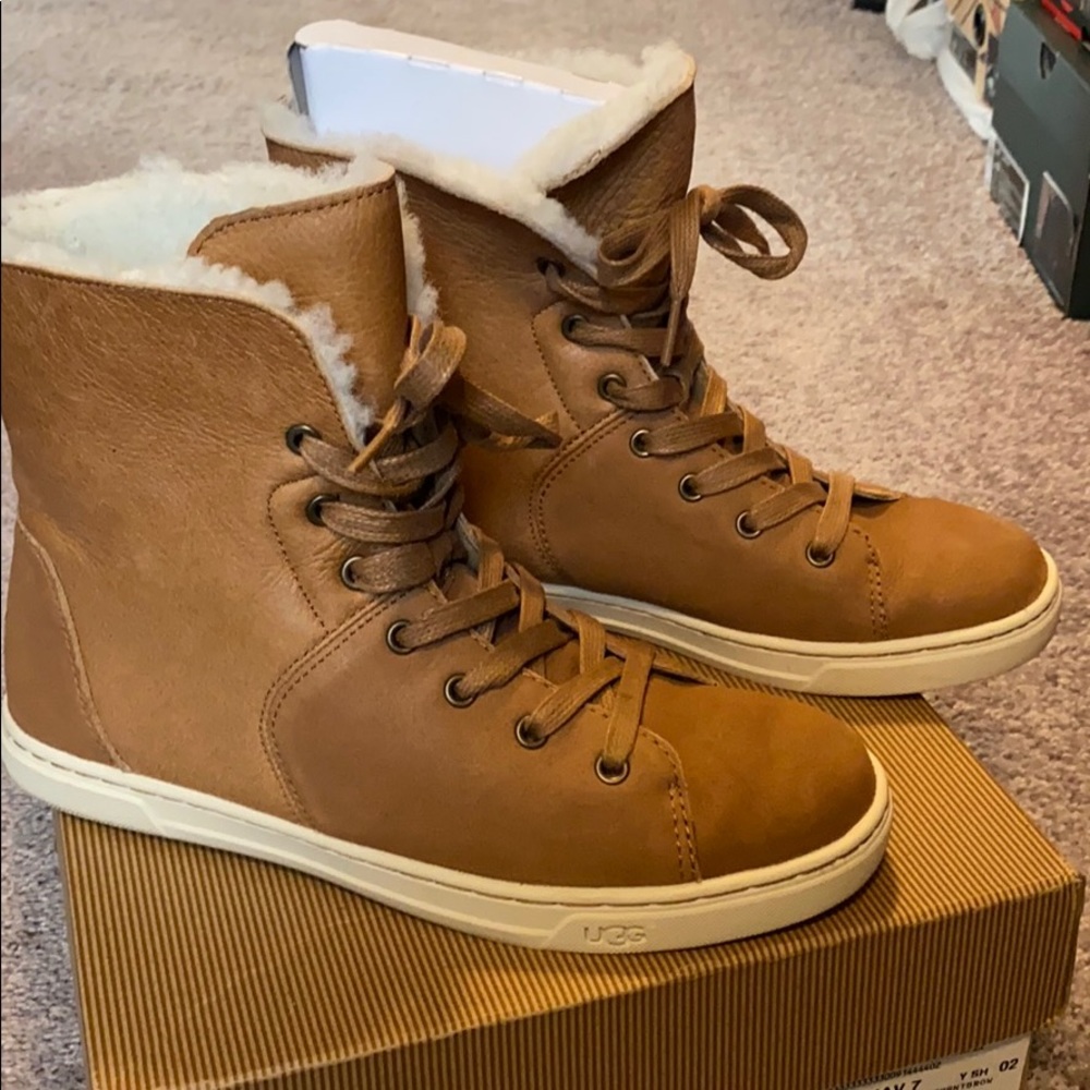 Ugg W Croft Sneaker in Chestnut size 7
